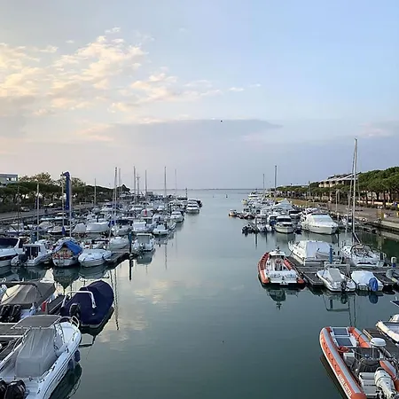 Cozy First-floor Retreat Near The Sea Lignano Sabbiadoro